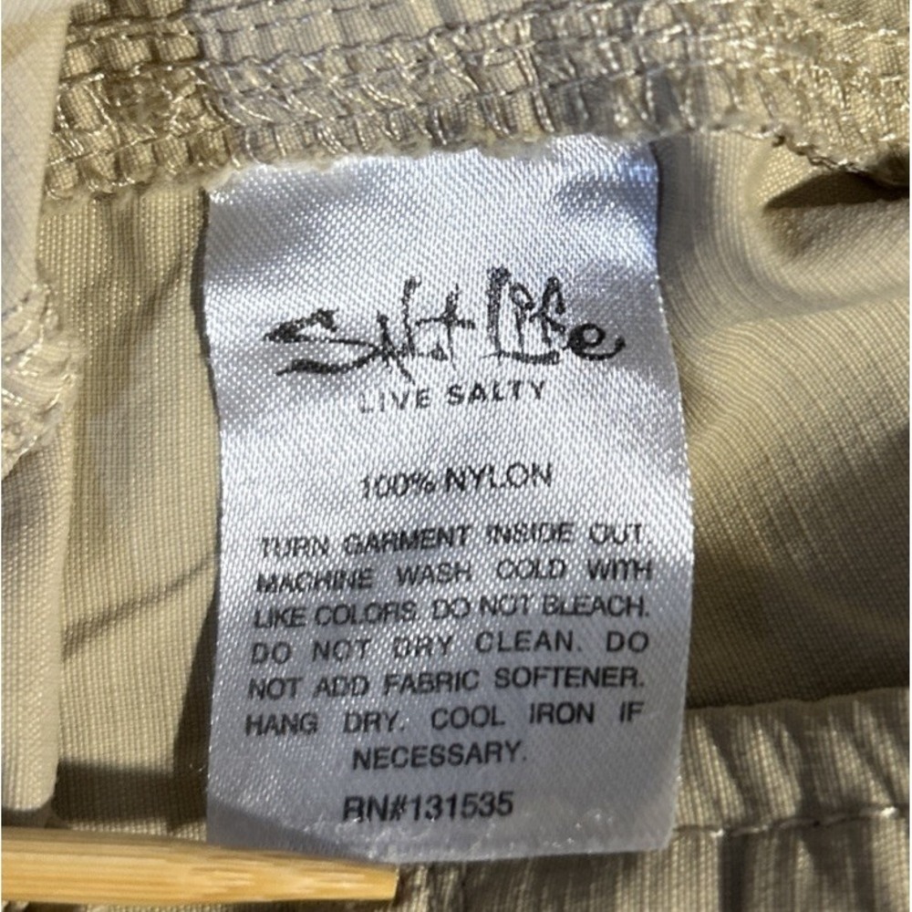 Salt Life Live Salty Fishing Camping Outdoor Shorts Men's Medium Beige - Picture 7 of 11